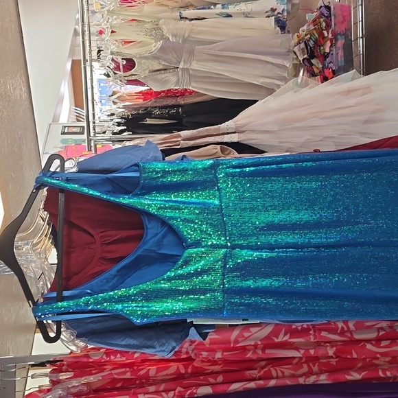 Full Sequined Stretch Prom Dress - Picture 5 of 7